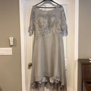 Woman’s Mother of the bride dress